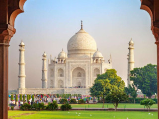 Explore the Iconic Taj Mahal Without Breaking the Bank!