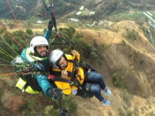 Paragliding in Himachal