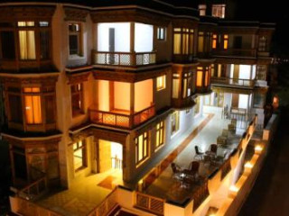 Luxury Hotels in Leh Ladakh Near Market