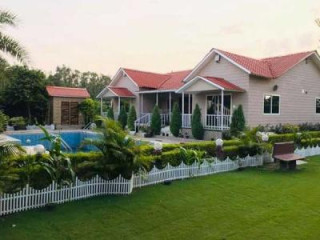 Buy Beautiful Farmhouse in Noida Sector 135 