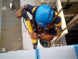 ROPE BOYS - Sydney Rope Access Service