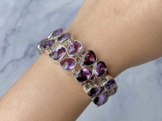 Amethyst Jewelry: A Mix of Craftsmanship and History at Sagacia Jewelry