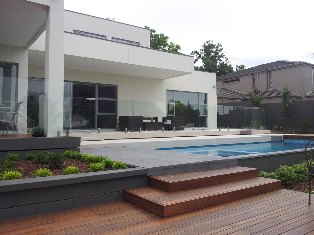 Top Glass Pool Fencing Melbourne | Frameless & Stylish - Totally Frameless